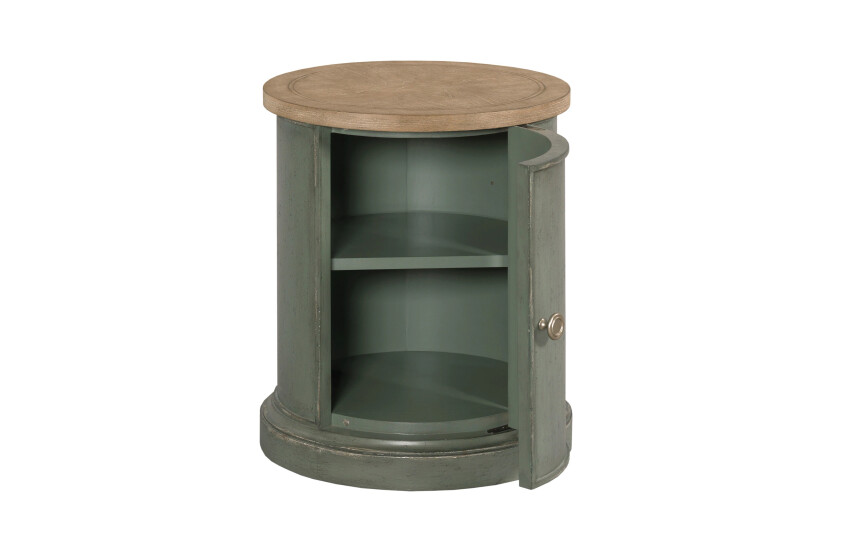 WOODFIELD ROUND ACCENT TABLE - GREEN Room 2