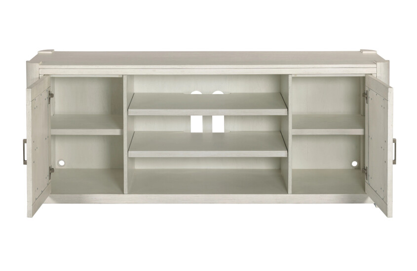 ENTERTAINMENT CONSOLE Room 3