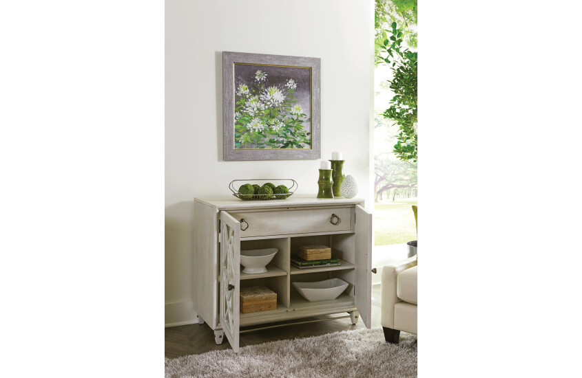 ACCENT CABINET Room 2