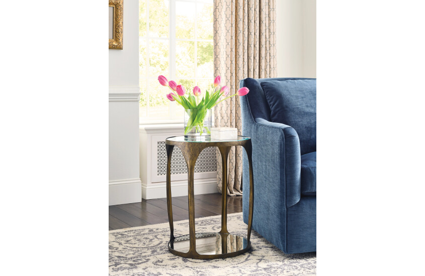 METAL ACCENT TABLE Room 1