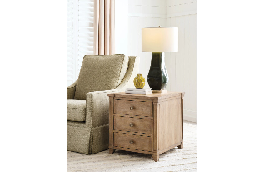 WOODFIELD CHAIRSIDE CHEST Room 1