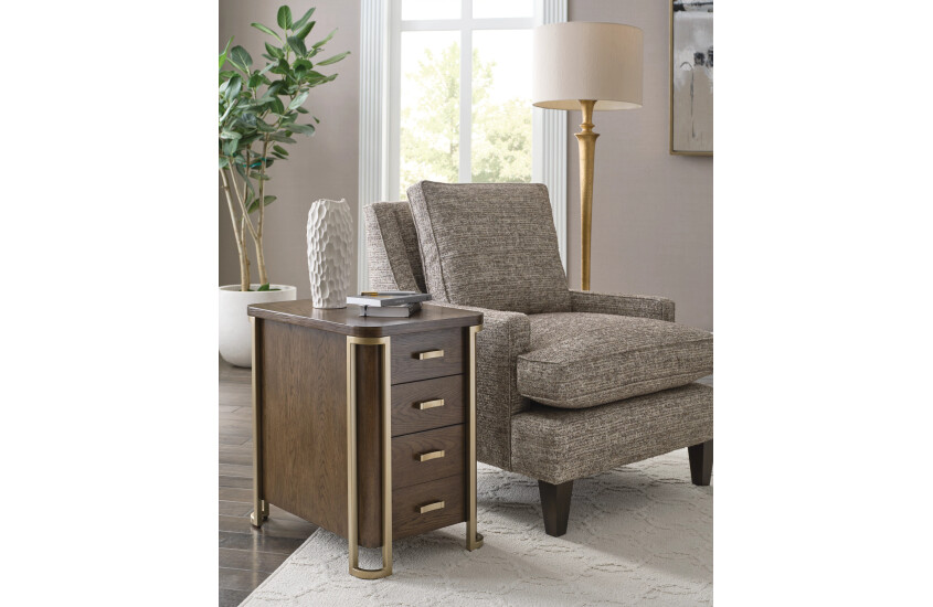 CHARGING CHAIRSIDE TABLE Room 1