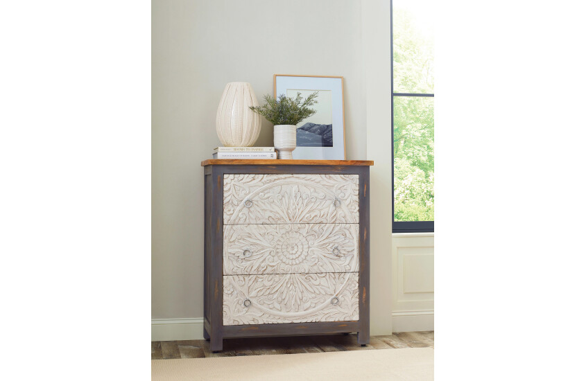 MANTRA ACCENT CHEST Room Scene 1