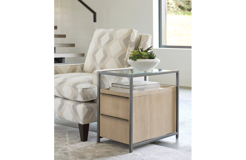 CHARGING CHAIRSIDE TABLE Room 1