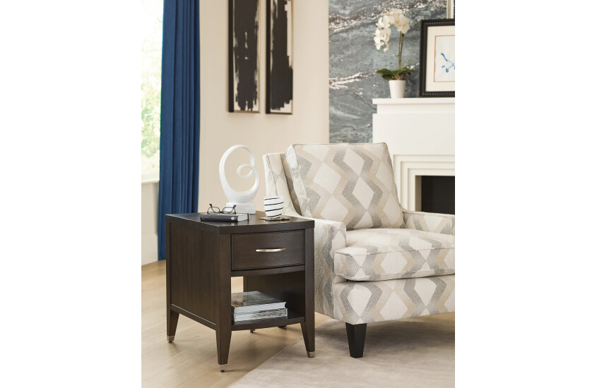 RECTANGULAR CHARGING CHAIRSIDE Room 1